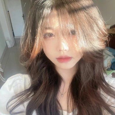 天桥摆摊，我捡了个纨绔当老公